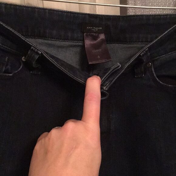 3/$20 Ann Taylor Factory curvy Dark Wash Stretch - Picture 3 of 8